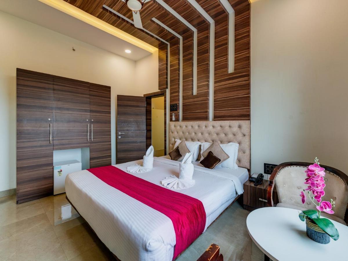 Hotel Chandradeep Regency Dhule エクステリア 写真