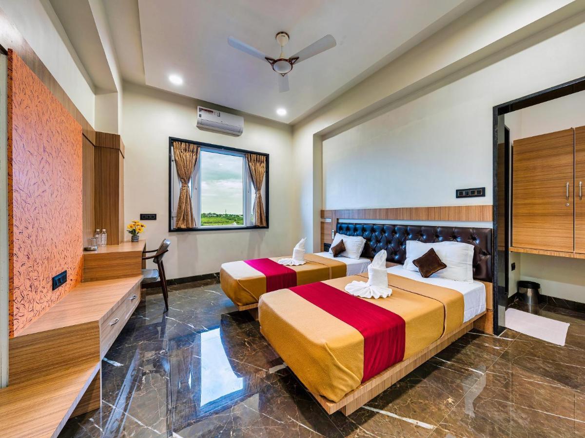Hotel Chandradeep Regency Dhule エクステリア 写真
