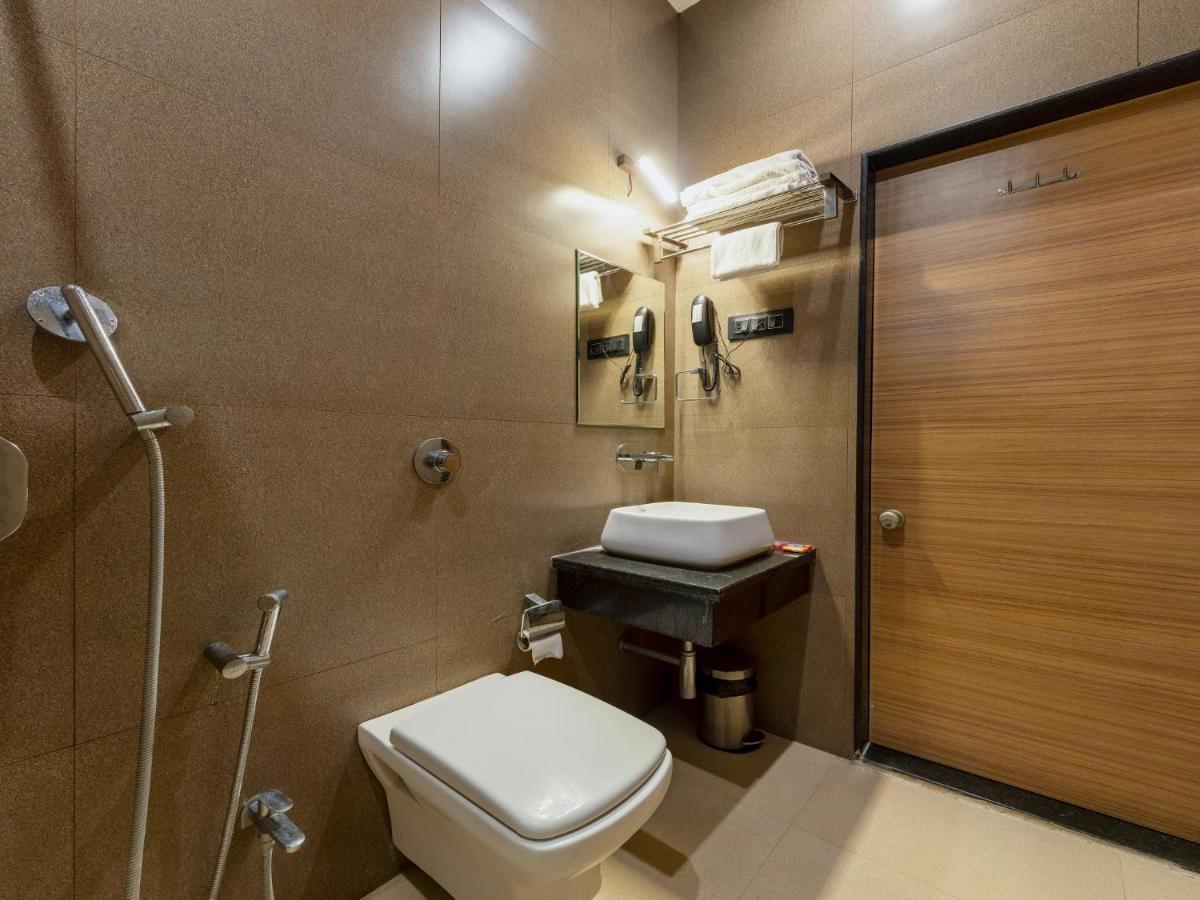 Hotel Chandradeep Regency Dhule エクステリア 写真
