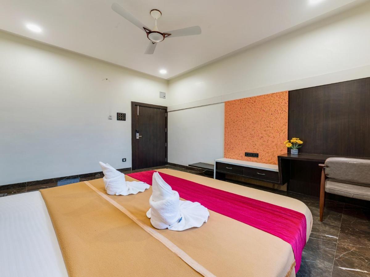 Hotel Chandradeep Regency Dhule エクステリア 写真
